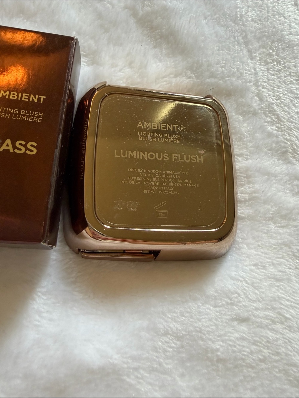Hourglass ambient lighting blush in luminous flush - Picture 3 of 3